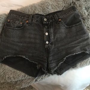 Levi cut off shorts
